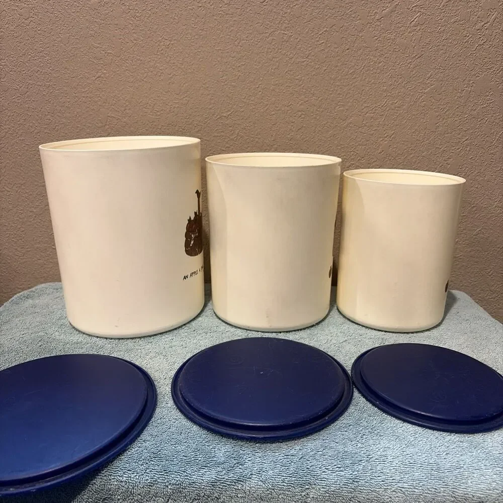 VINTAGE TUPPERWARE “An Apple a Day” WHITE/BLUE TOPS SET OF 3 ONETOUCH CANISTERS